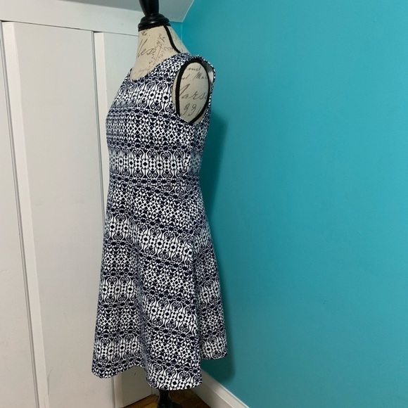 Nwot TALBOTS PETITES Navy/White Printed Dress - Picture 2 of 6